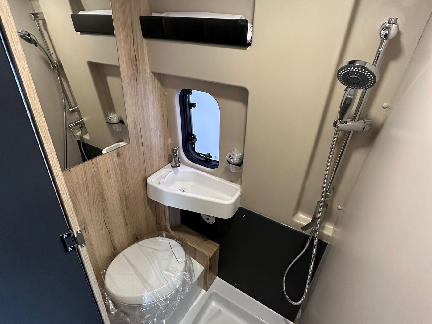 ELNAGH E-VAN 2  NEXT